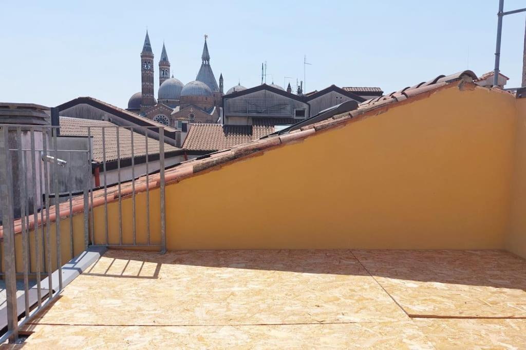 Residenza Subitosanto "Gigliola": Terrace Apartment with Basilica View Padova Exterior photo