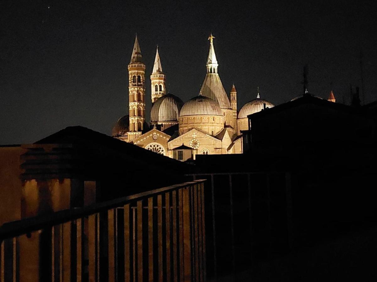 Residenza Subitosanto "Gigliola": Terrace Apartment with Basilica View Padova Exterior photo