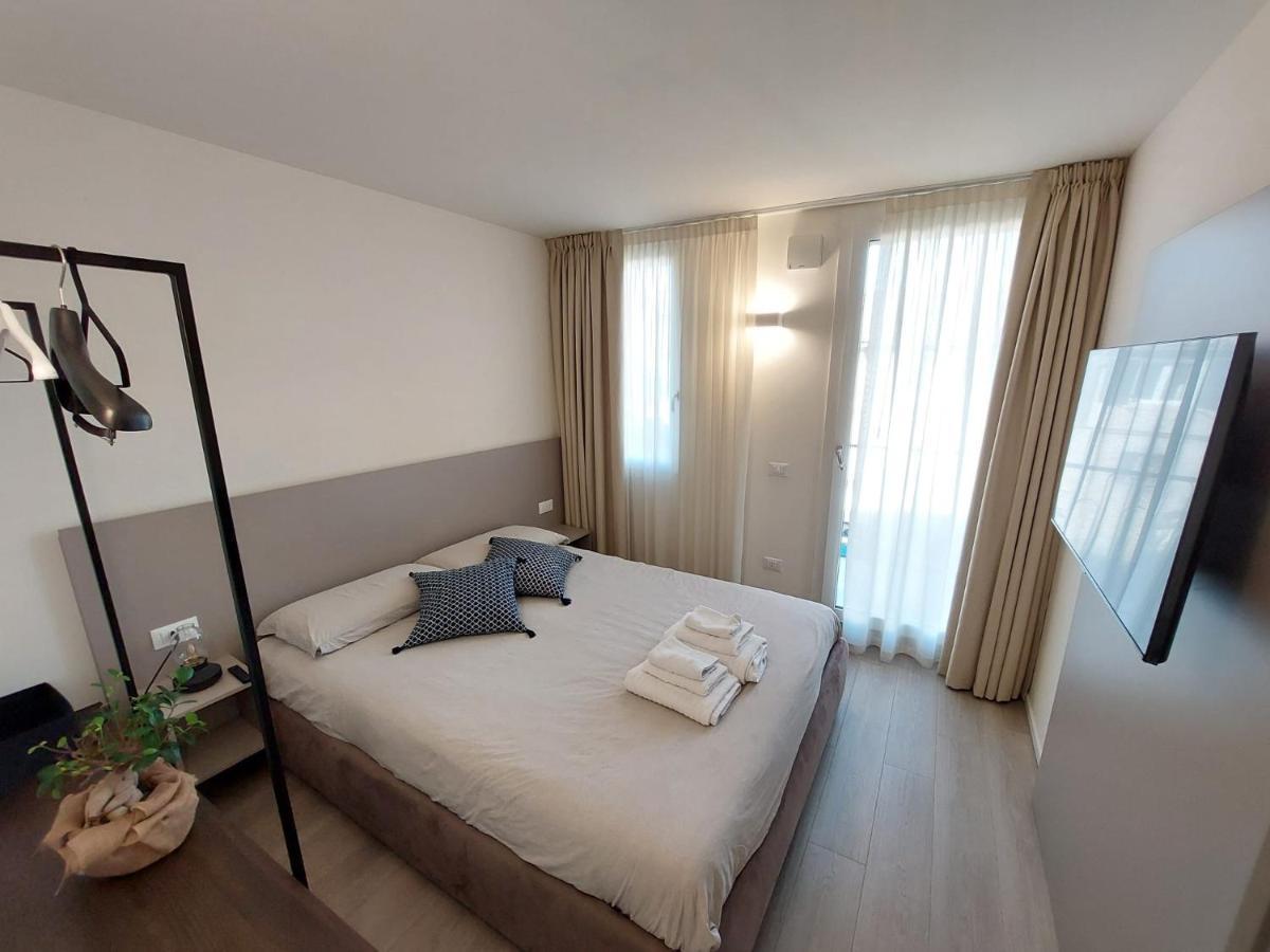 Residenza Subitosanto "Gigliola": Terrace Apartment with Basilica View Padova Exterior photo